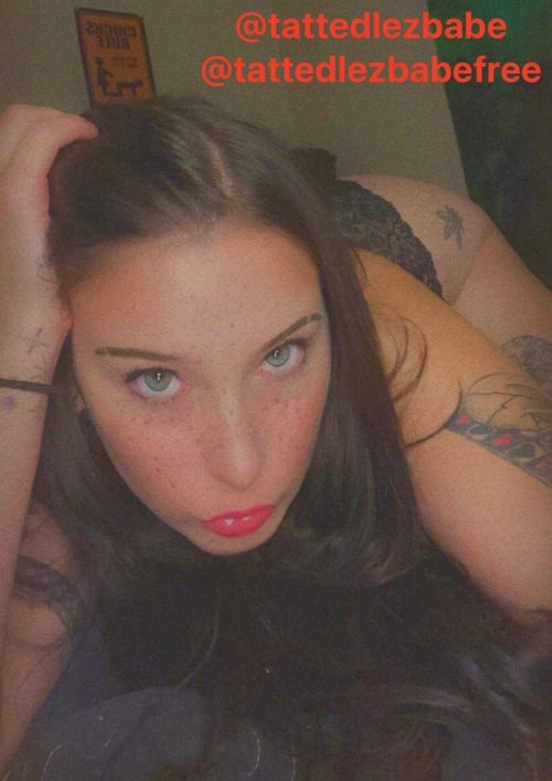 @tattedlezbabefree