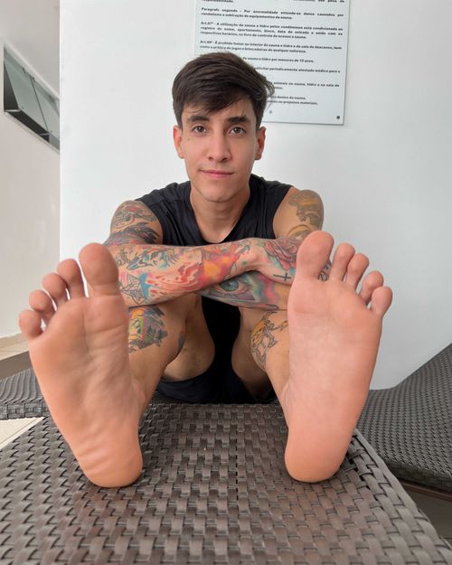 @tattooboyfeet