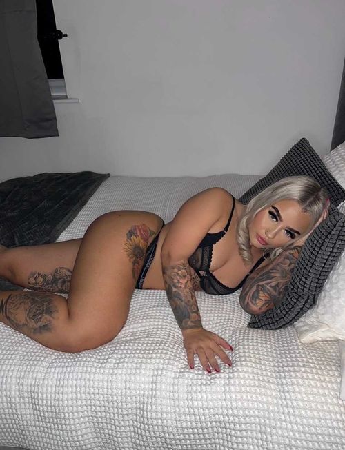 @tattooedblondee nude tattooedblondee nude