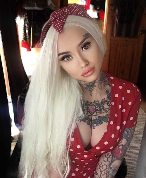 @teeleloves