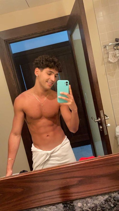 @thebestboyx