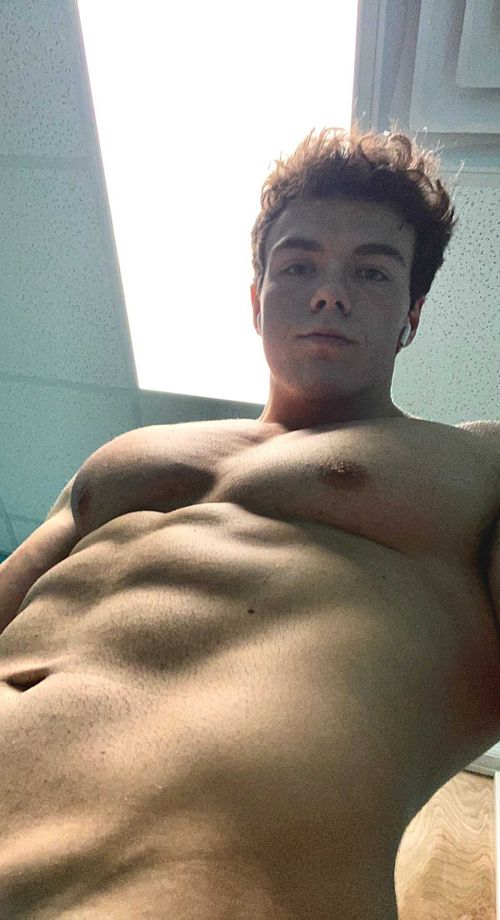 @theclarkreid nude theclarkreid nude
