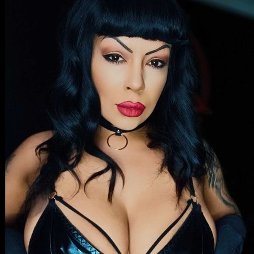 @thegoddessreem_