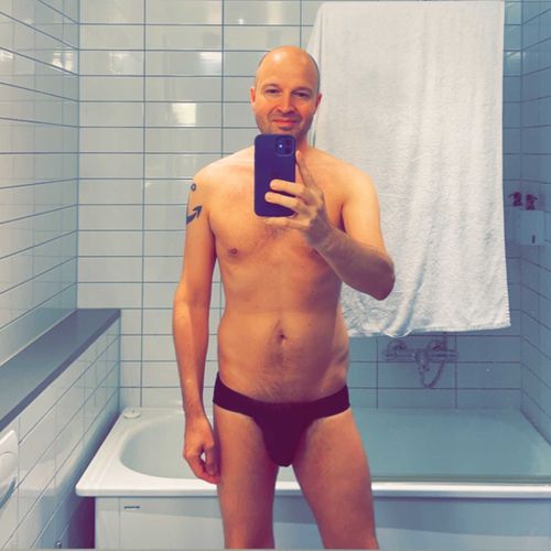@thenakedauthor