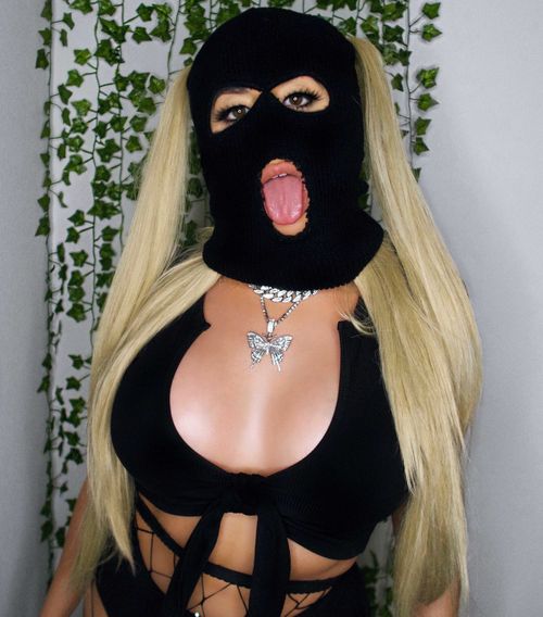@theskimaskqueen