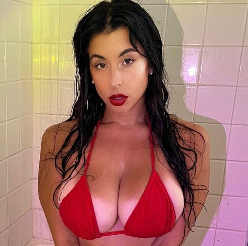 @thevickiejay
