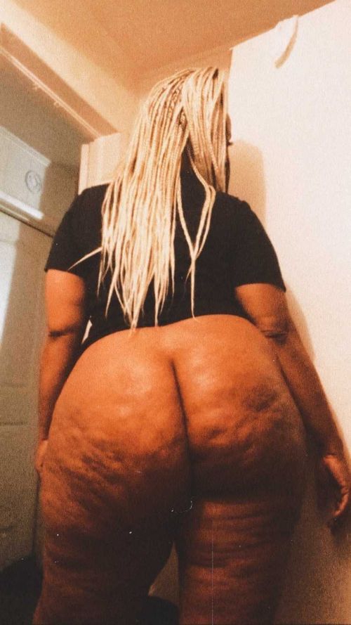 @thiickyellabone nude thiickyellabone nude
