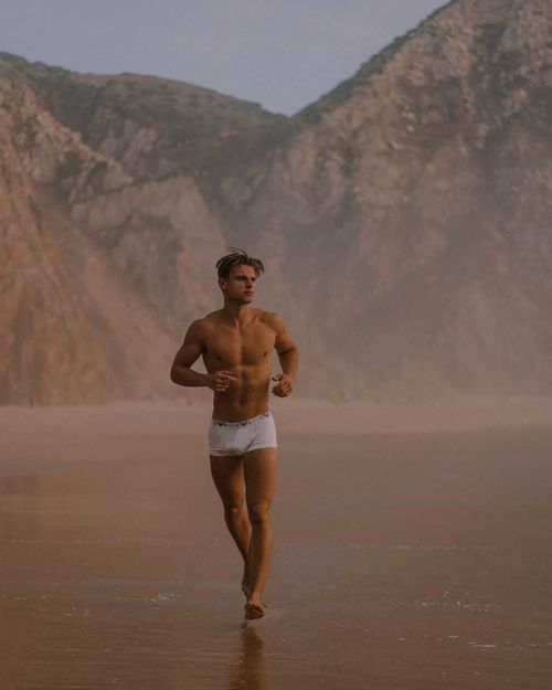 @tom_hankfree nude tom_hankfree nude