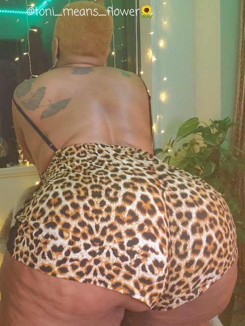 tonimeansflower nude