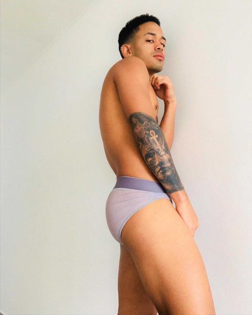 @tonysearss