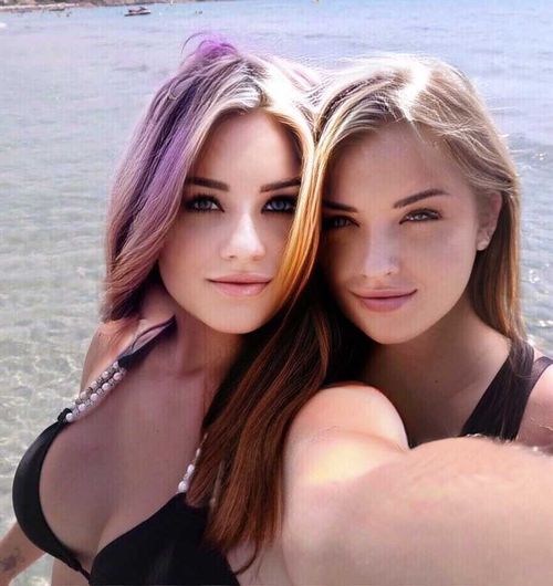 @twonaughtysisters