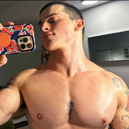@tyleriacona