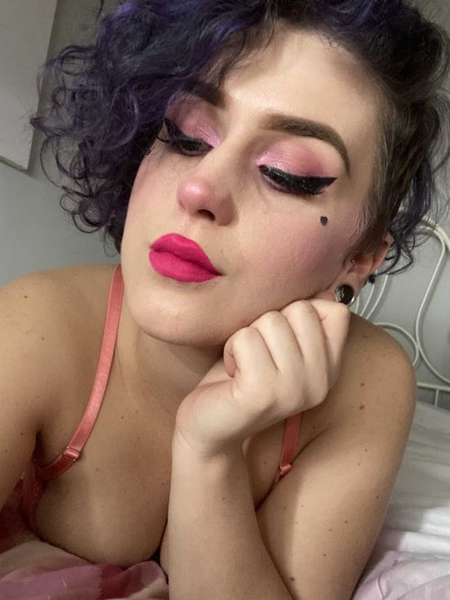 @urwitchygf