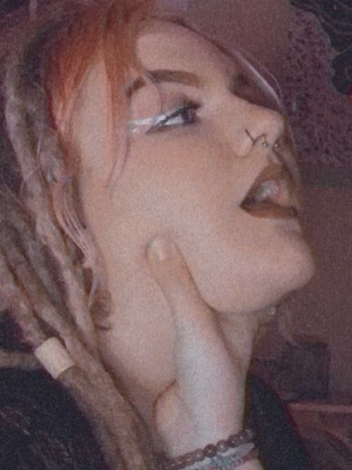@veronica_reign_