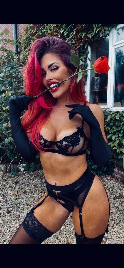 @vichaskins