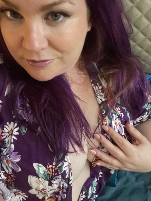 @violetvampcurvy