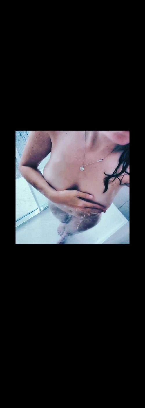 @wearingnothingbutasmile nude wearingnothingbutasmile nude