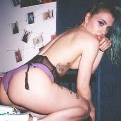 @whatsherfaceagain