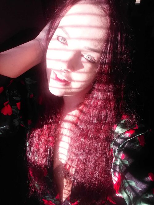 @whorrorqueen