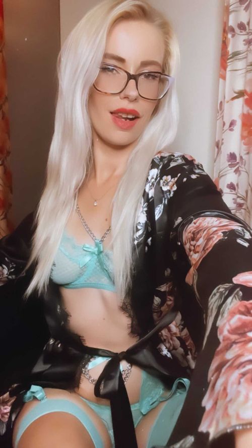 @whosthagirlfree