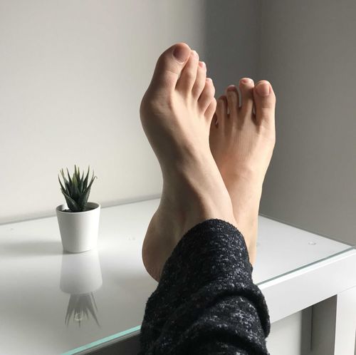 @xoxolovelyfeet
