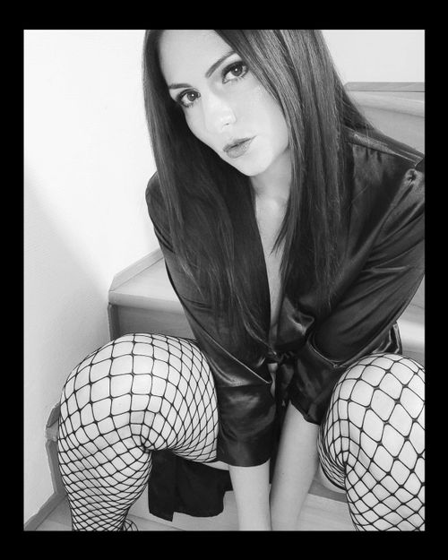 @zara.foxx